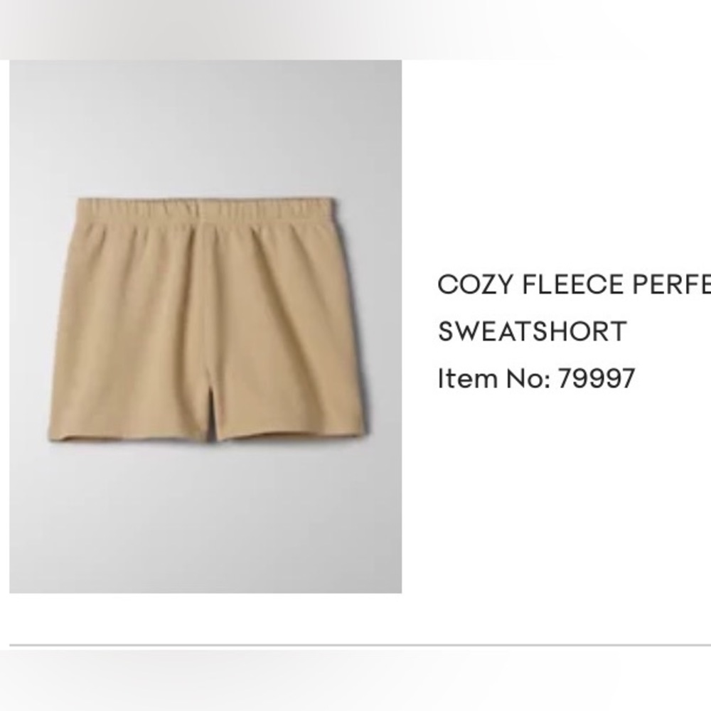 Aritzia Tna Cozy Fleece Perfect Hi-Rise 3” Sweatshort Women’s M, good condition